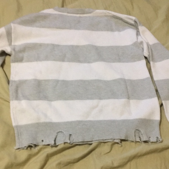 distressed striped grey sweater - Picture 5 of 5
